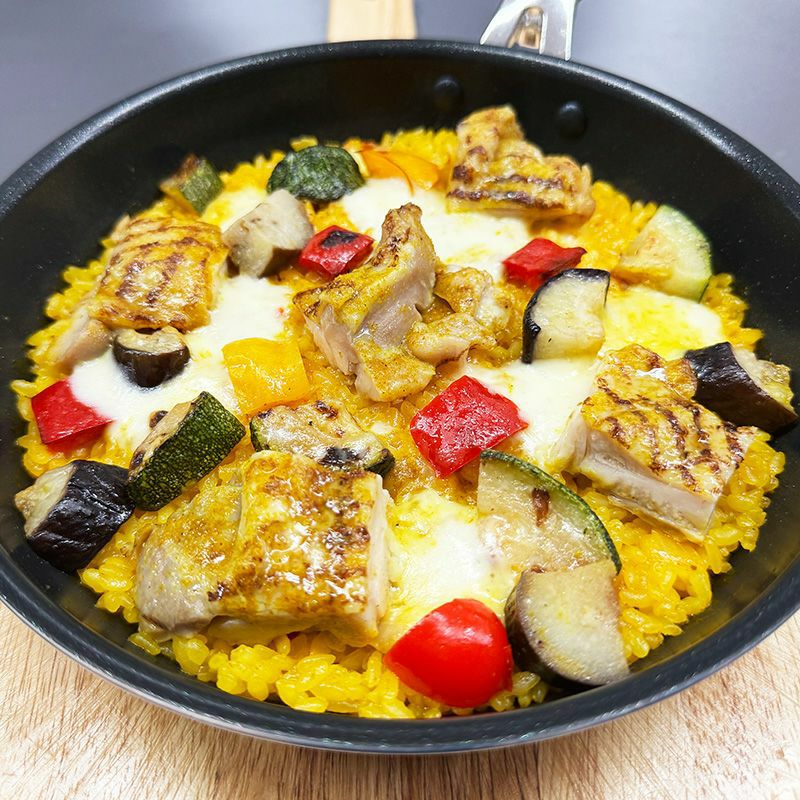 グリルチキンと彩り野菜のパエリア