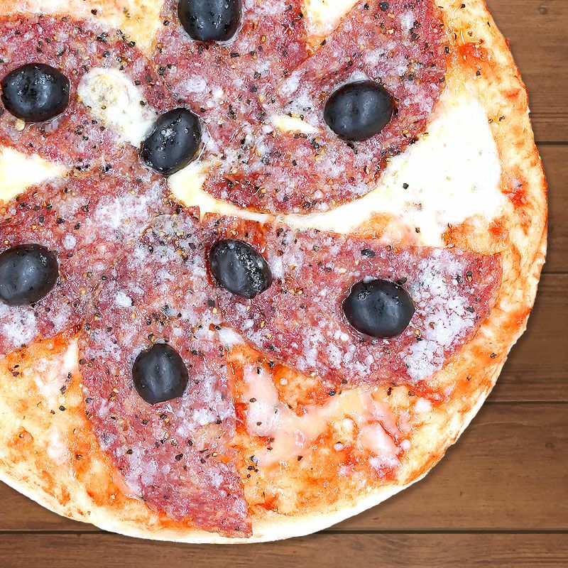 ローマのトリュフサラミとブラックオリーブ