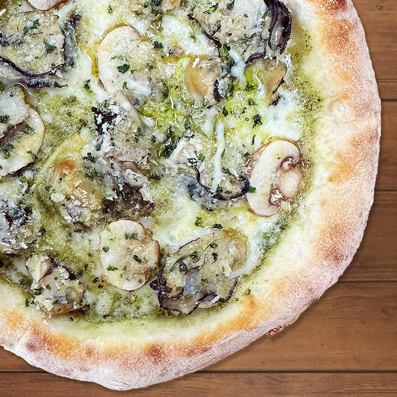 カキのブルゴーニュ風ピザ（バジルベース）